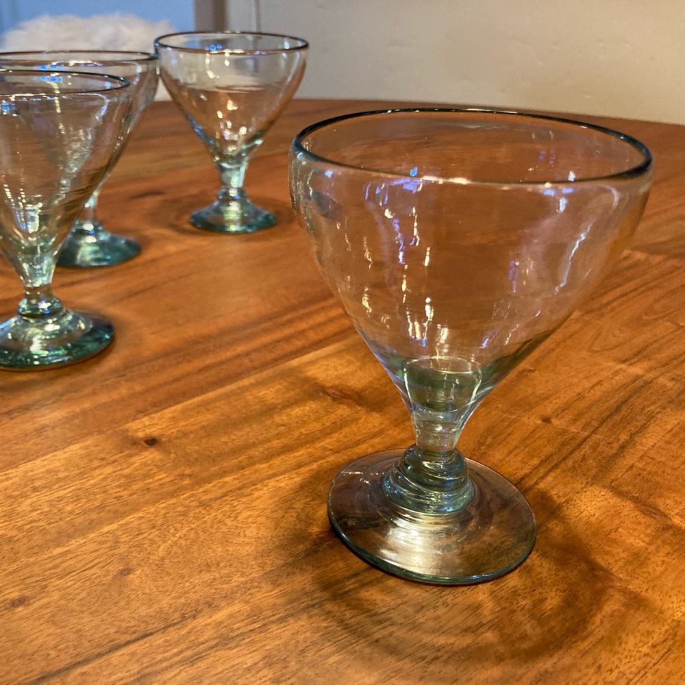 Hand blown martini margarita cocktail glasses (set of 6) - Picture 3 of 5
